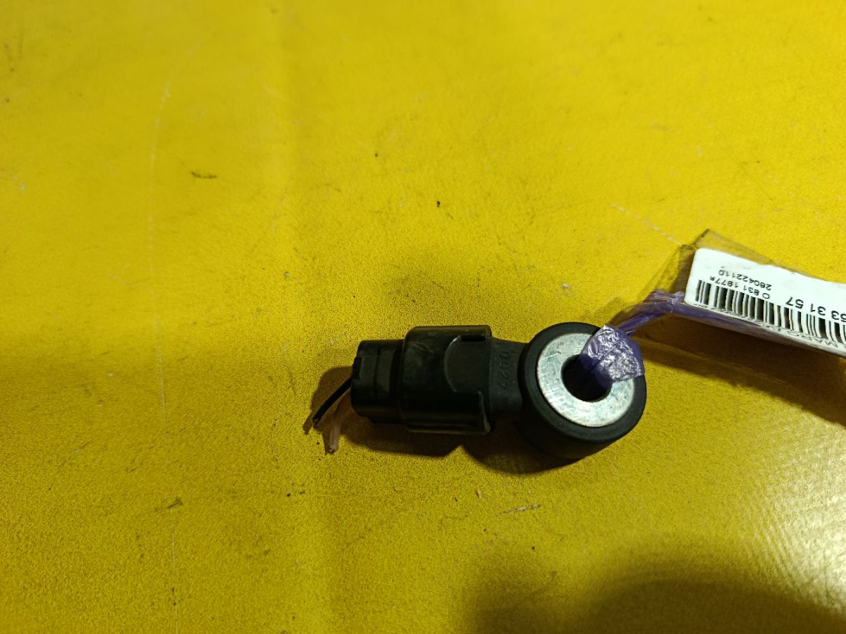 Датчик детонации 22060-1HC0A на Nissan March K13 HR12DE Фото 3