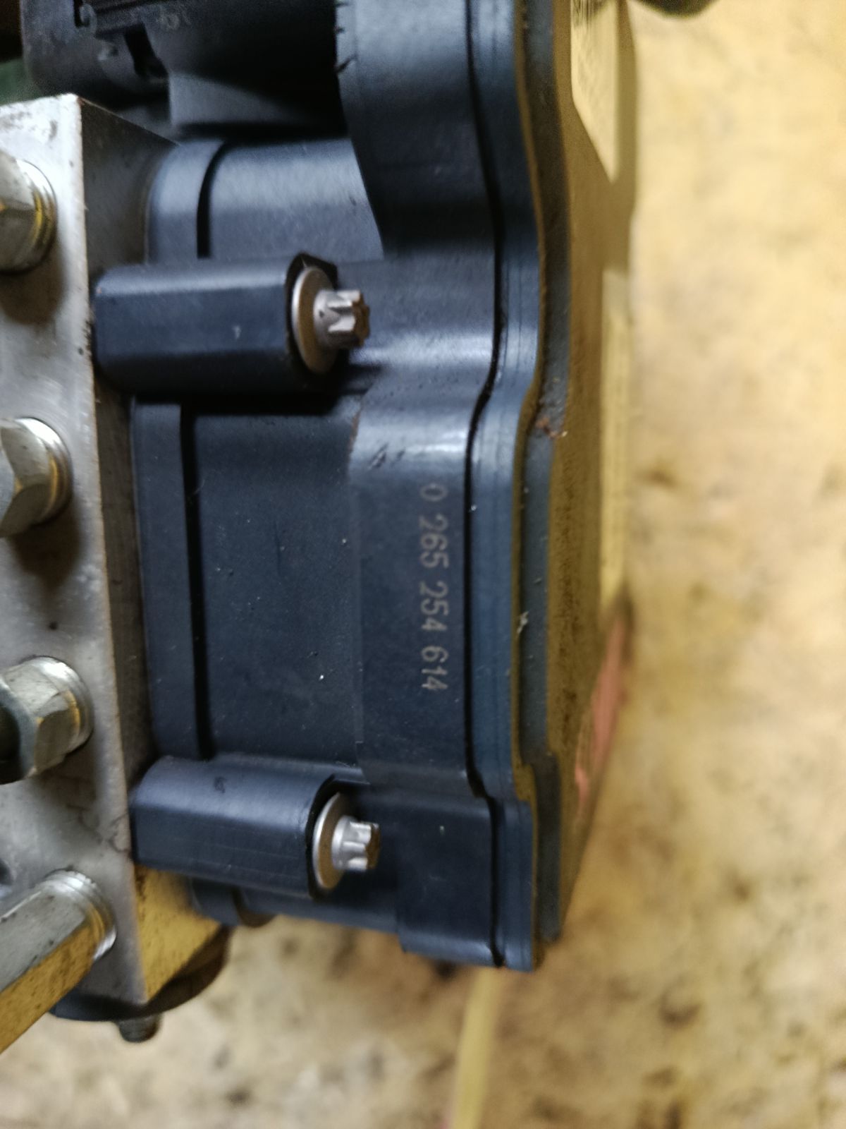 Блок ABS 89540-B2C60, 44510-B2E40 на Daihatsu Move LA150S KF-VE Фото 4