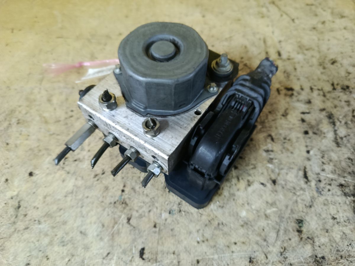 Блок ABS 89540-B2C60, 44510-B2E40 на Daihatsu Move LA150S KF-VE Фото 5