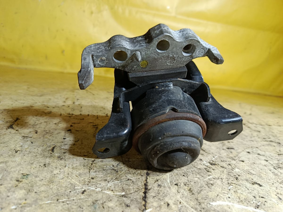 Подушка двигателя на Daihatsu Move LA150S KF-VE Фото 3