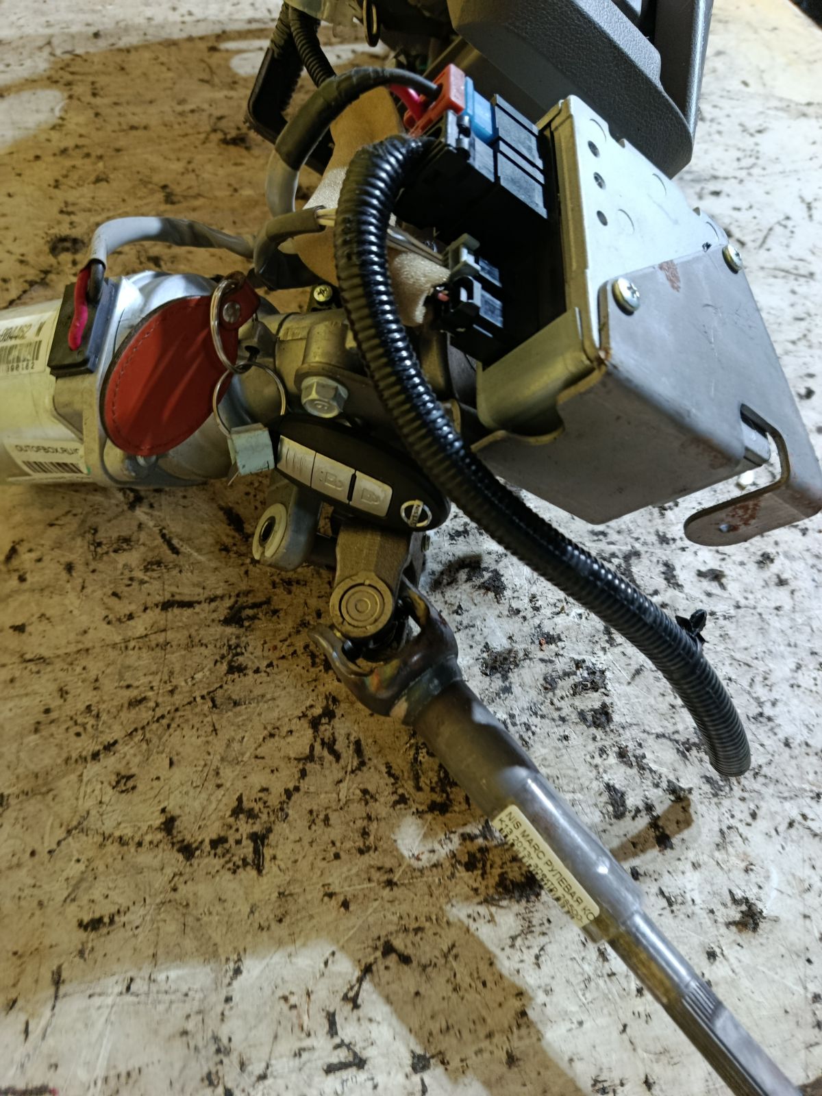 Рулевая колонка на Nissan March K13 Фото 6