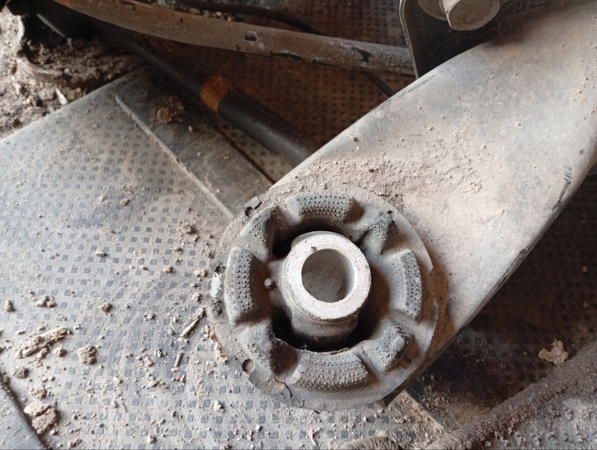 Балка подвески 51206-51030, 51206-53020 на Toyota Crown JZS175 2JZ-FSE Фото 18