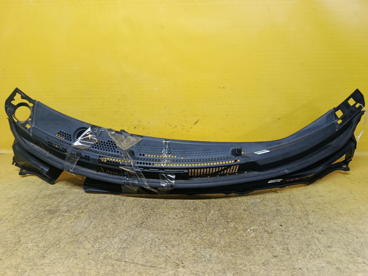 Решетка под лобовое стекло 74200-SYY-00-50 на Honda Freed GB3 Фото 3
