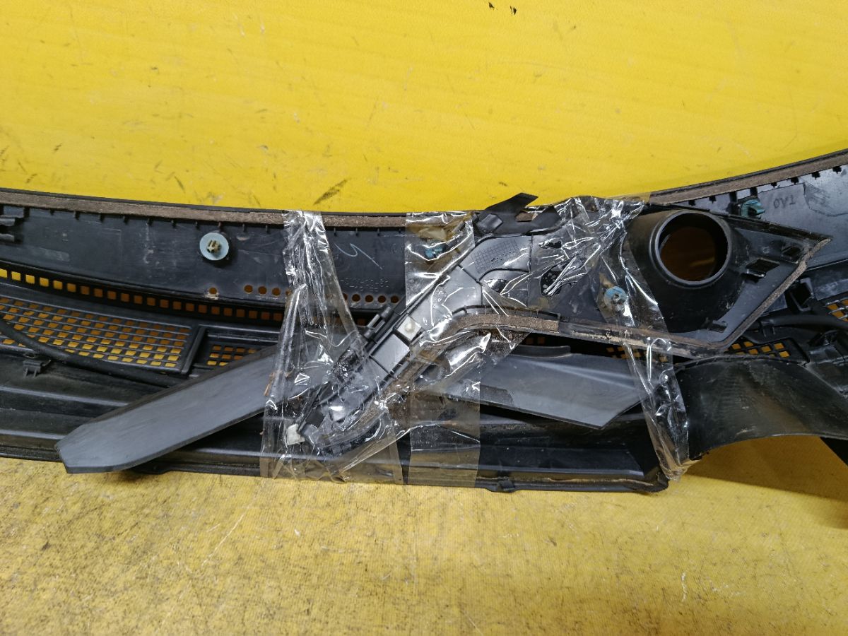 Решетка под лобовое стекло 74200-SYY-00-50 на Honda Freed GB3 Фото 7