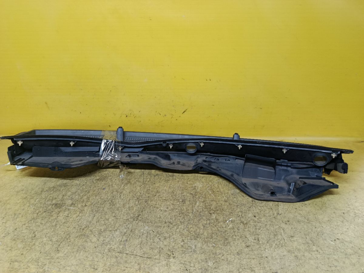 Решетка под лобовое стекло 55708-B2200 на Daihatsu Tanto LA600S Фото 6