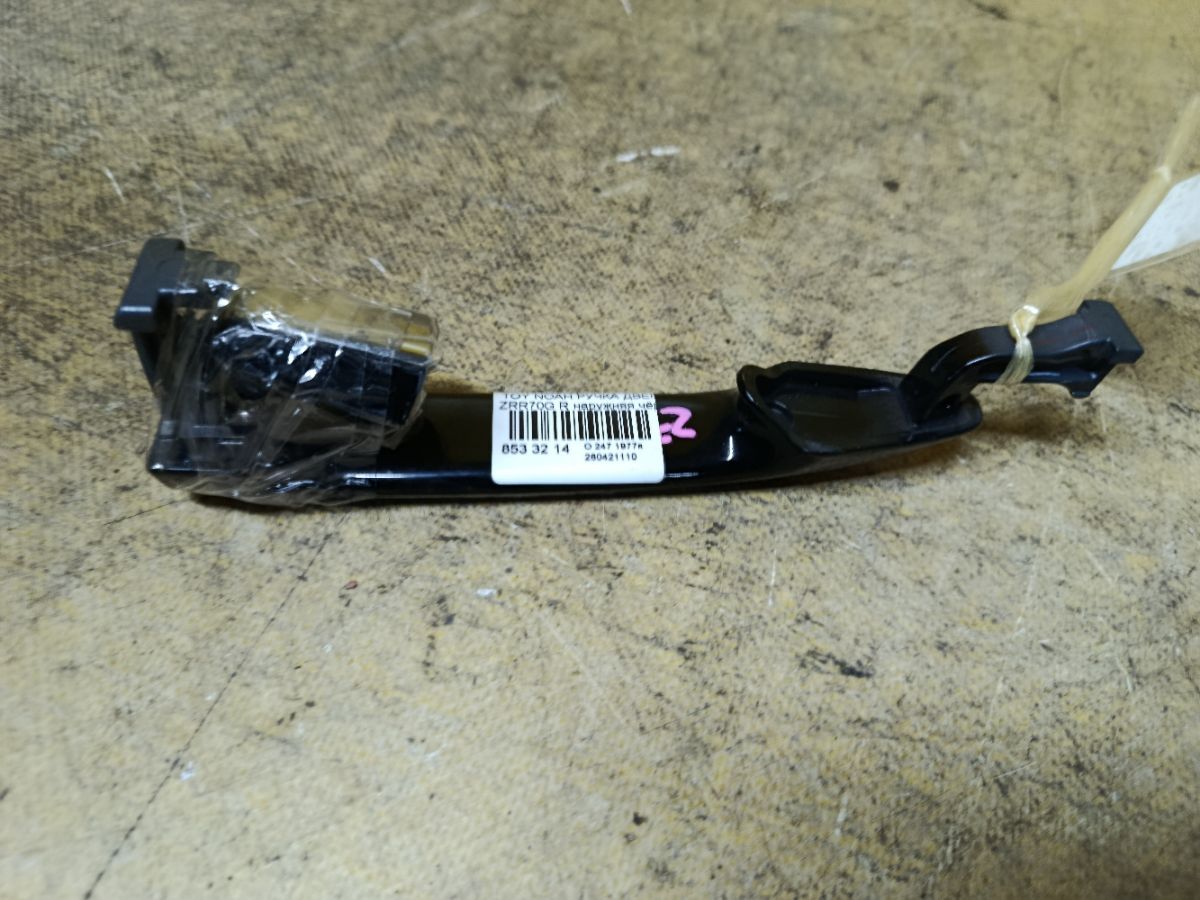 Ручка двери на Toyota Noah ZRR70G Фото 3