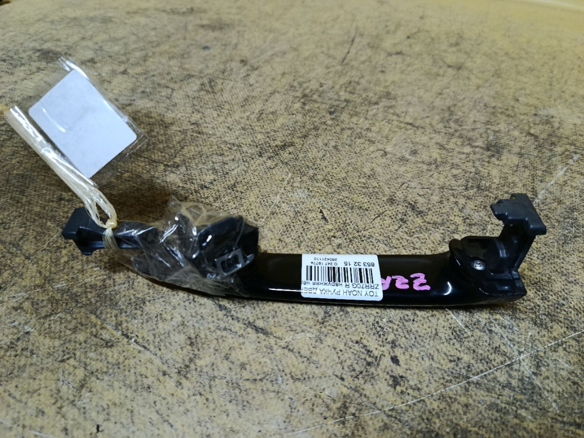 Ручка двери на Toyota Noah ZRR70G Фото 3