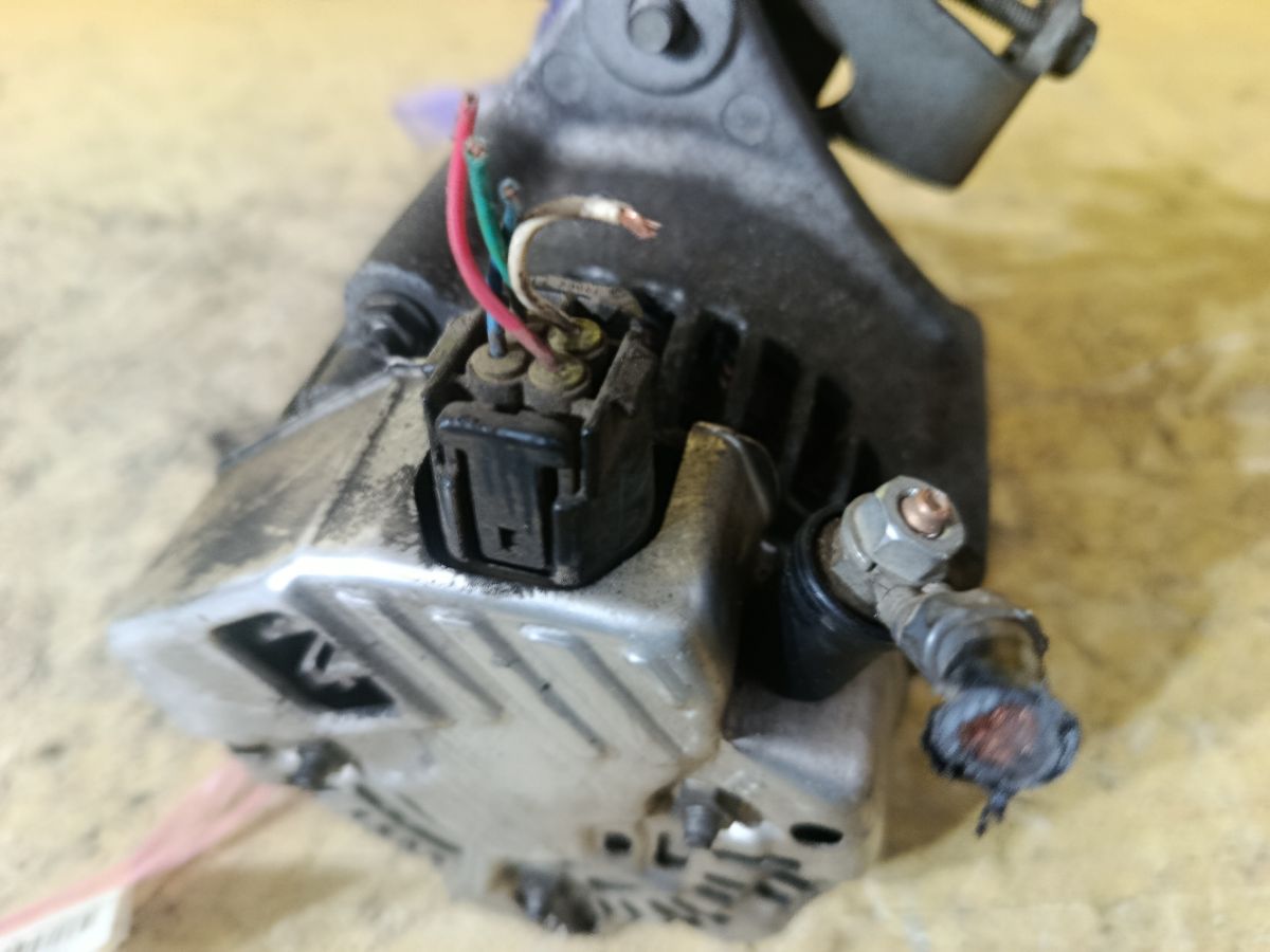 Генератор 27060-B2070 на Daihatsu Tanto LA600S KF-VE Фото 3