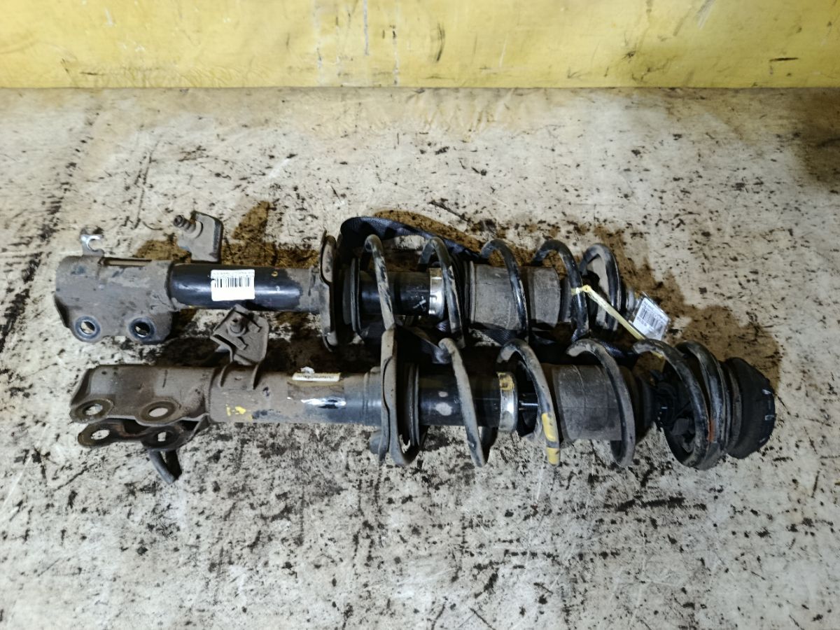 Стойка амортизатора на Nissan March K13 HR12DE Фото 2