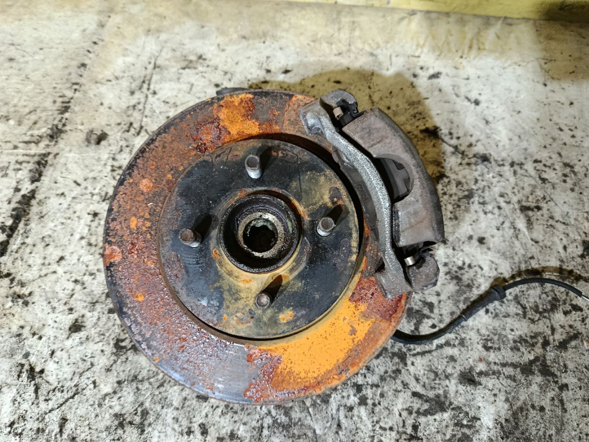 Ступица на Nissan Note E12 HR12DDR Фото 3