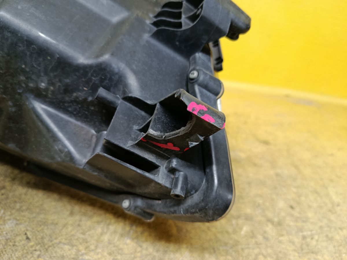 Фара 28-225 28-225, на Toyota Voxy ZRR70G Фото 5
