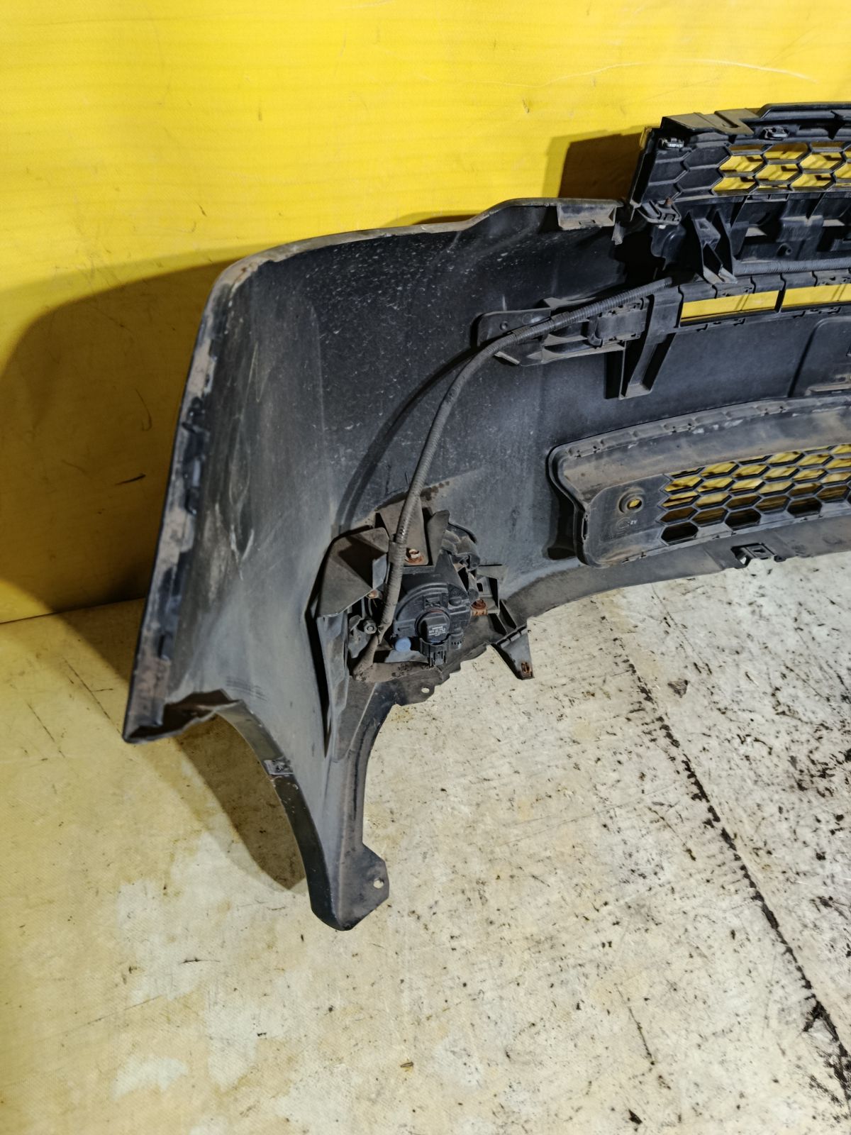 Бампер 0W-1 0W-1,52119-28F70 на Toyota Voxy ZRR70G Фото 12