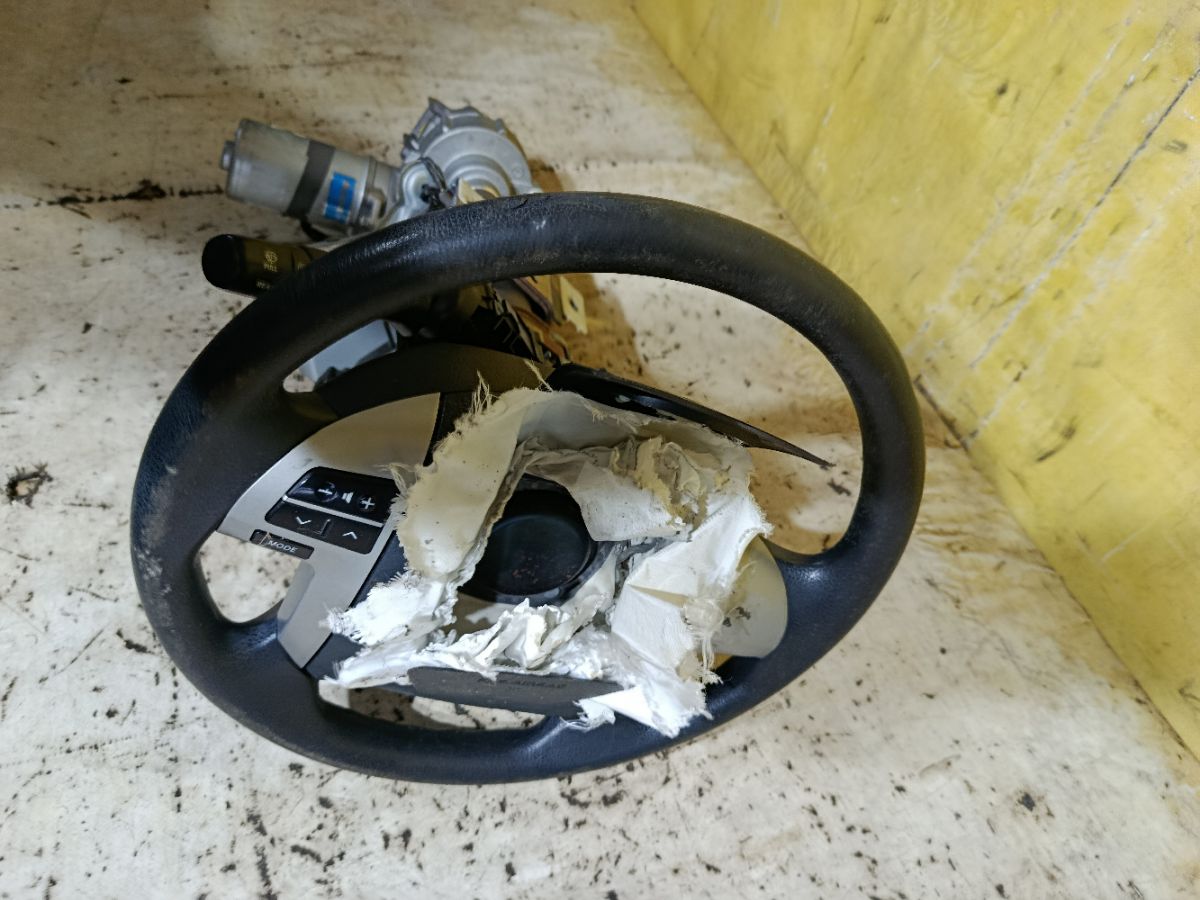 Рулевая колонка на Toyota Voxy ZRR70G Фото 4