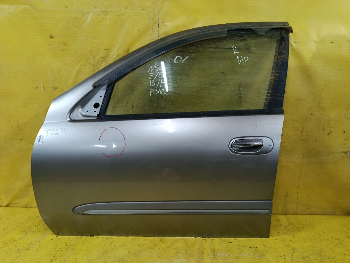 Дверь боковая на Nissan Bluebird Sylphy QG10 Фото 1
