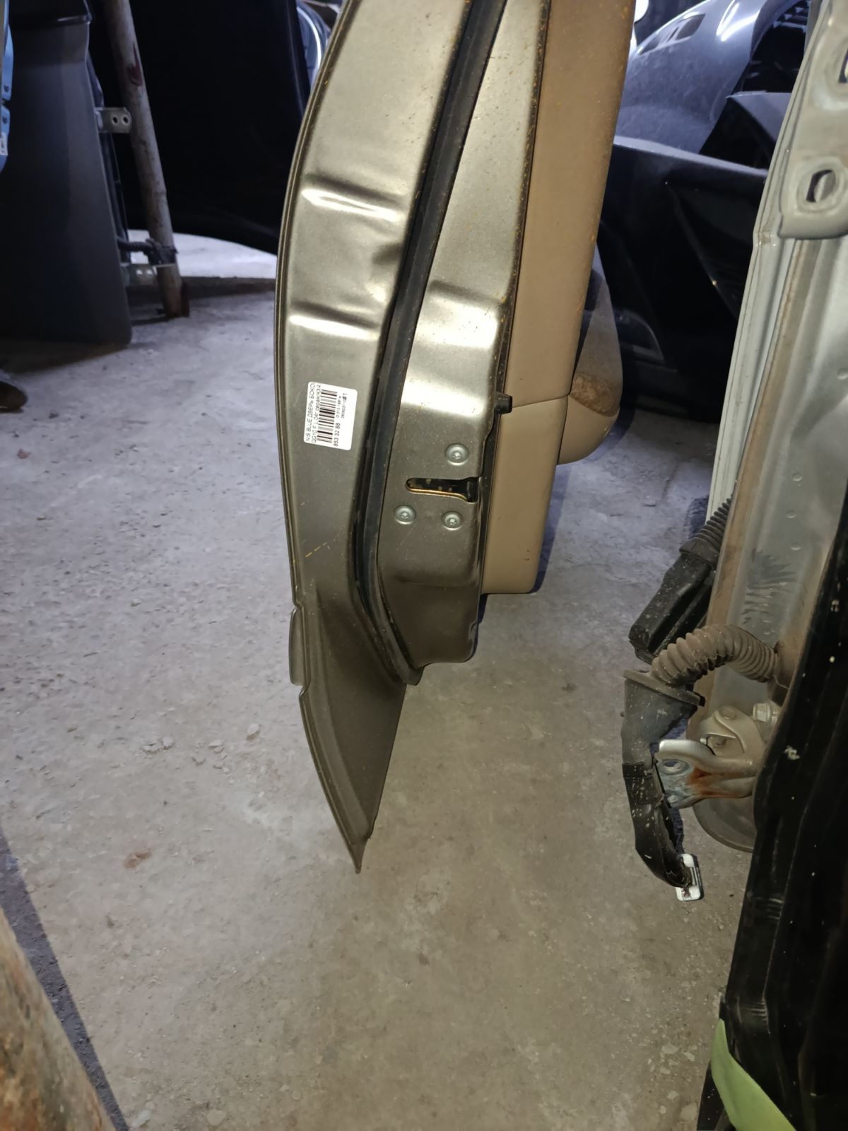 Дверь боковая на Nissan Bluebird Sylphy QG10 Фото 13