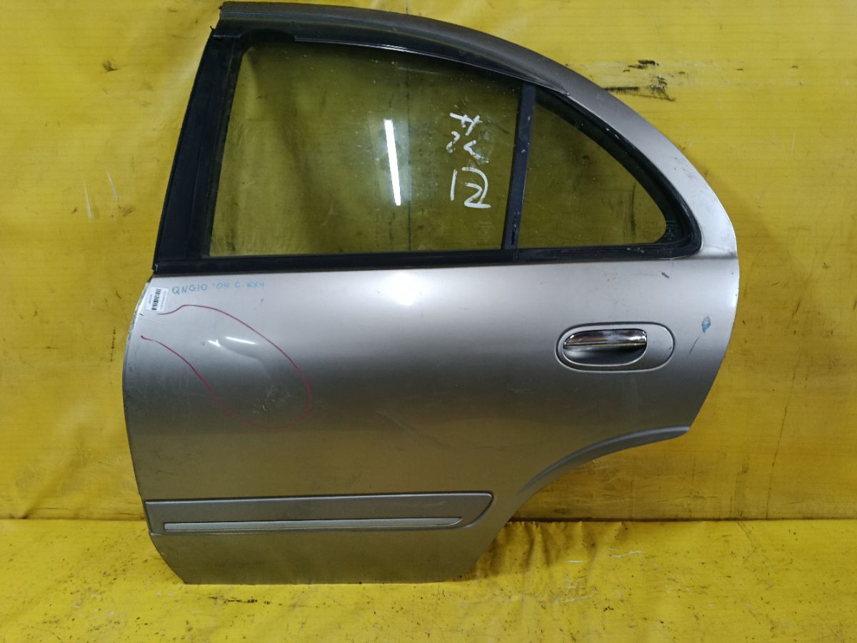 Дверь боковая на Nissan Bluebird Sylphy QG10 Фото 1