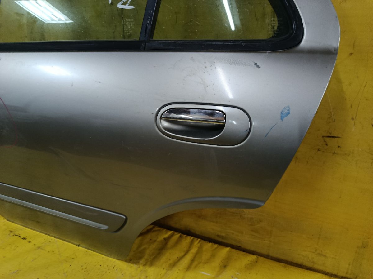Дверь боковая на Nissan Bluebird Sylphy QG10 Фото 2