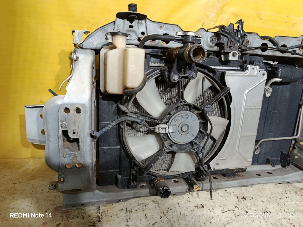 Телевизор на Toyota Vitz KSP130 1KR-FE Фото 7