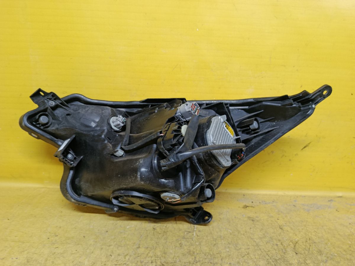 Фара 52-275 52-275,81110-52J90 на Toyota Ractis NCP120 Фото 6
