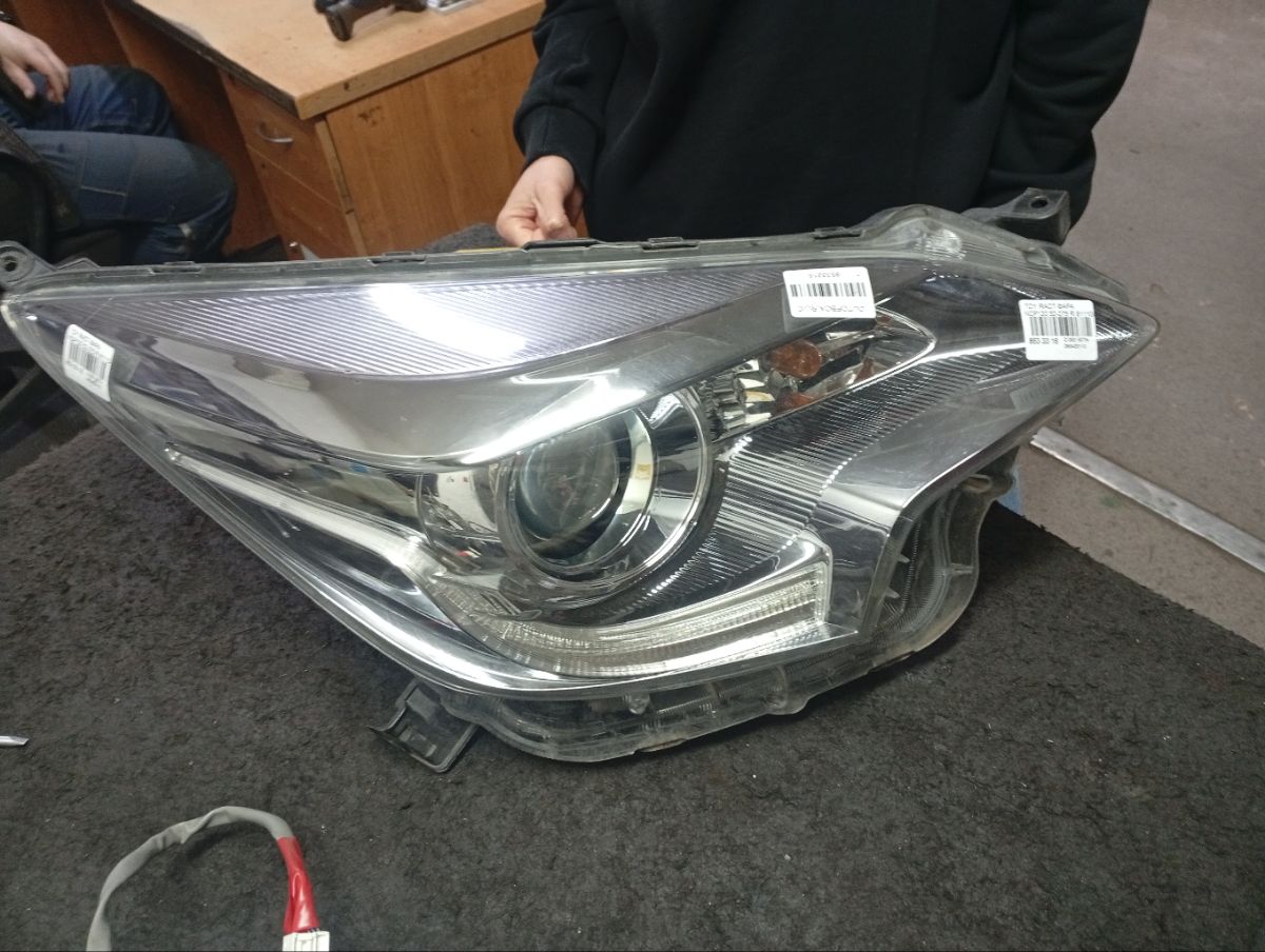 Фара 52-275 52-275,81110-52J90 на Toyota Ractis NCP120 Фото 7