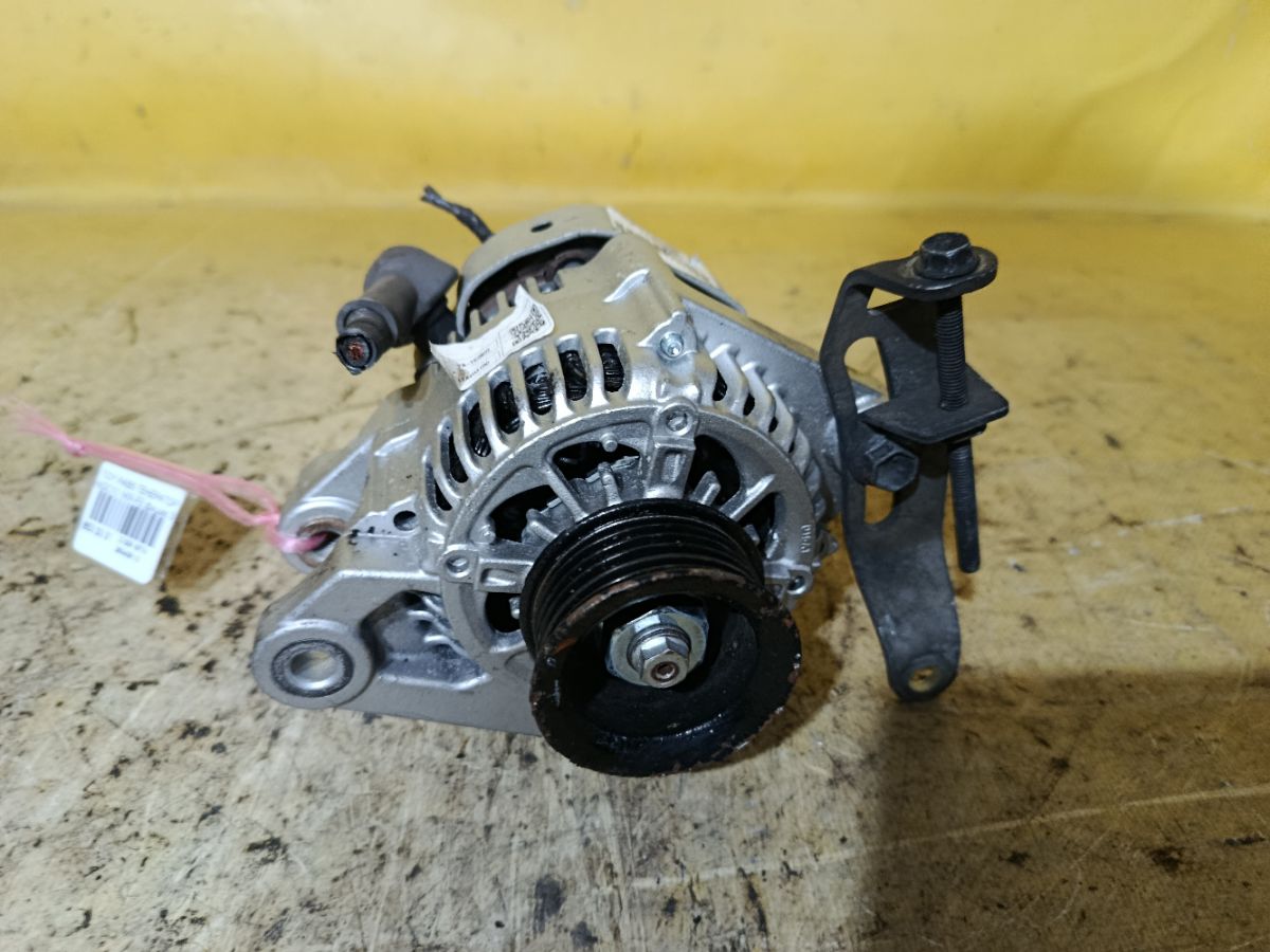 Генератор на Toyota Passo KGC10 1KR-FE Фото 3