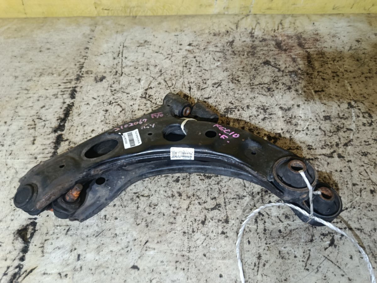 Рычаг на Toyota Passo KGC10 1KR-FE Фото 2