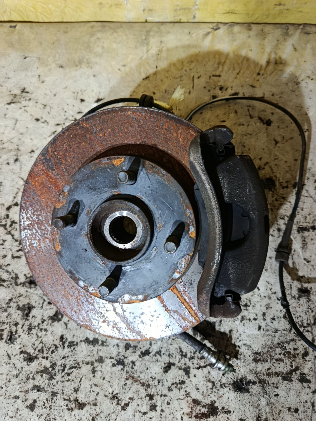 Ступица на Nissan Note E11 HR15DE Фото 4