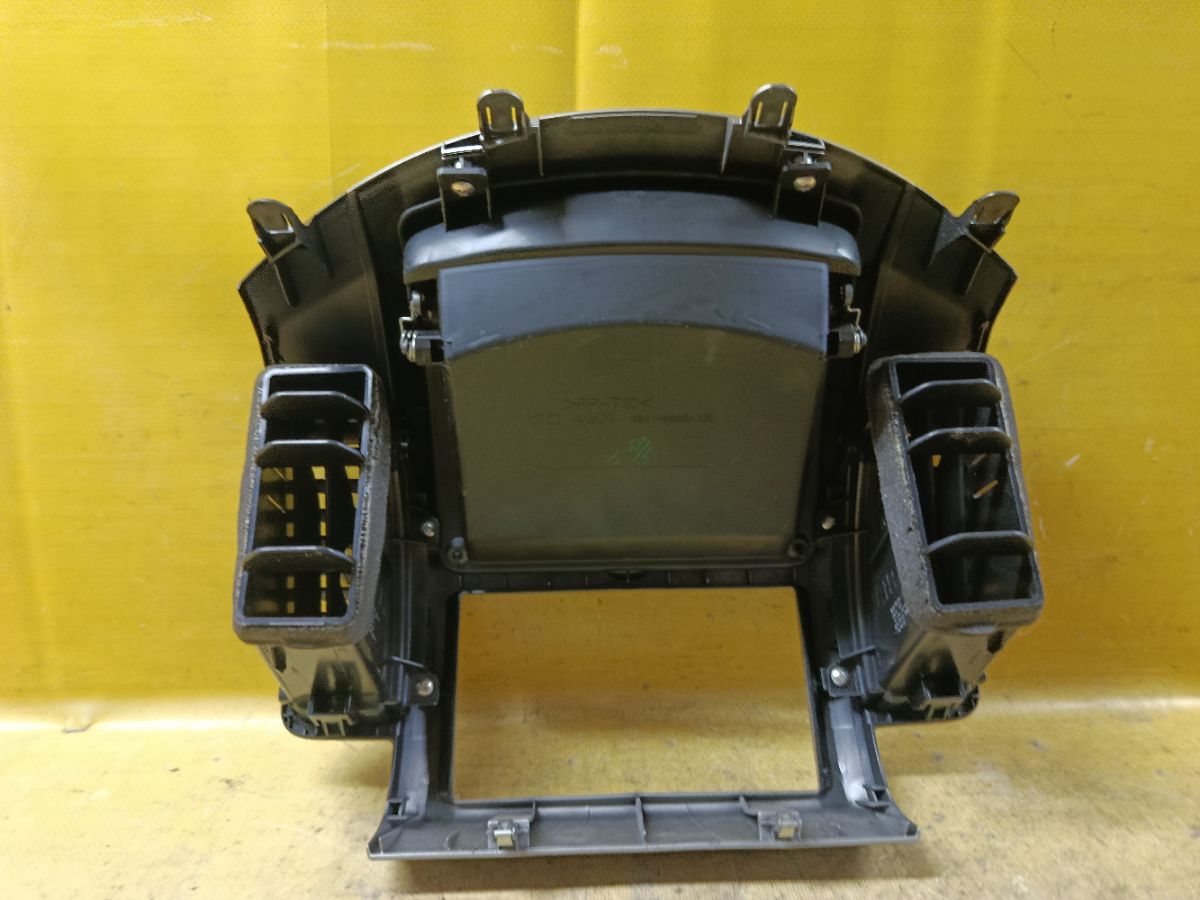Консоль магнитофона 68260-1U600 на Nissan Note E11 Фото 4