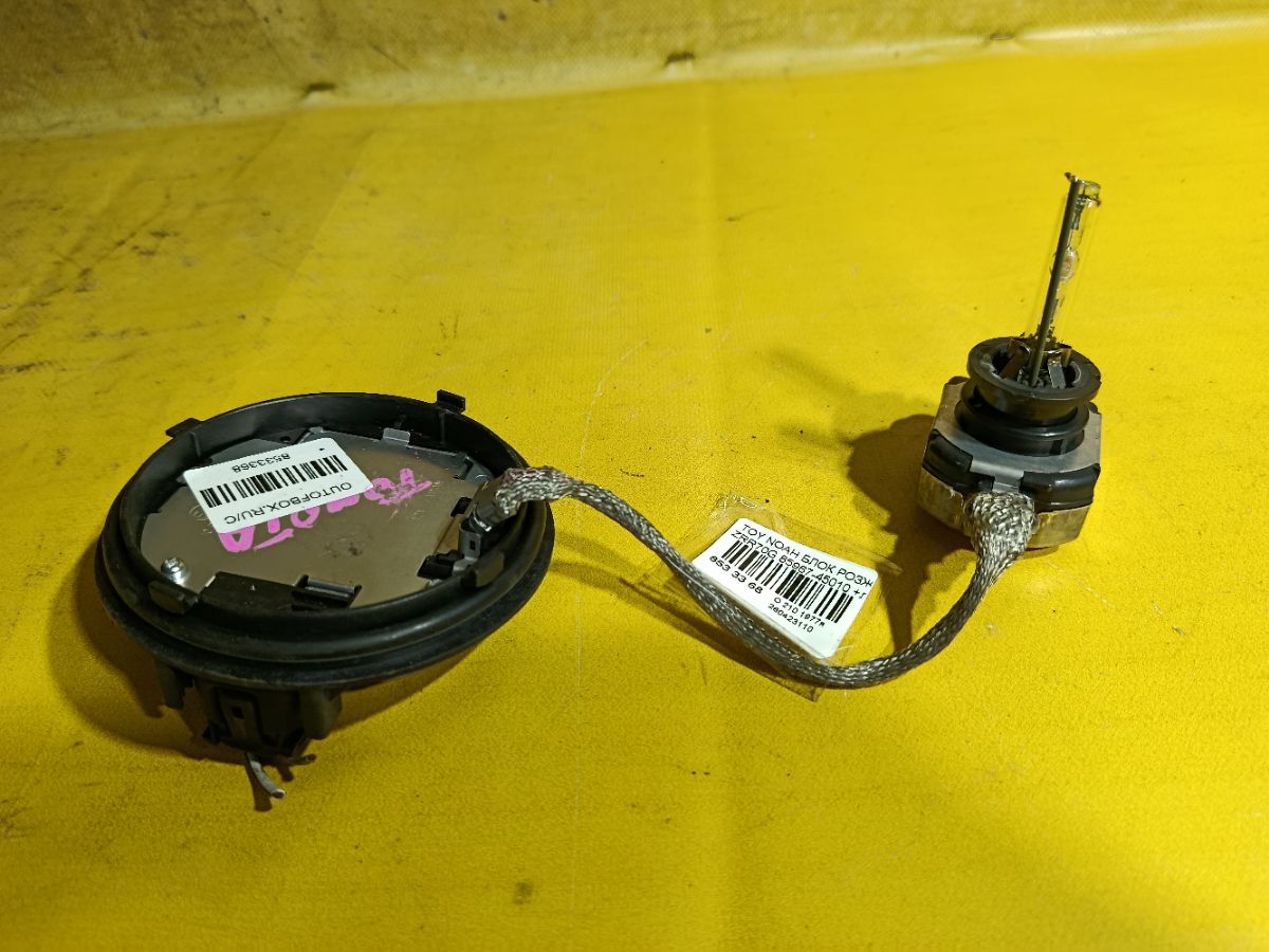 Блок розжига ксенона 85967-45010 на Toyota Noah ZRR70G Фото 2