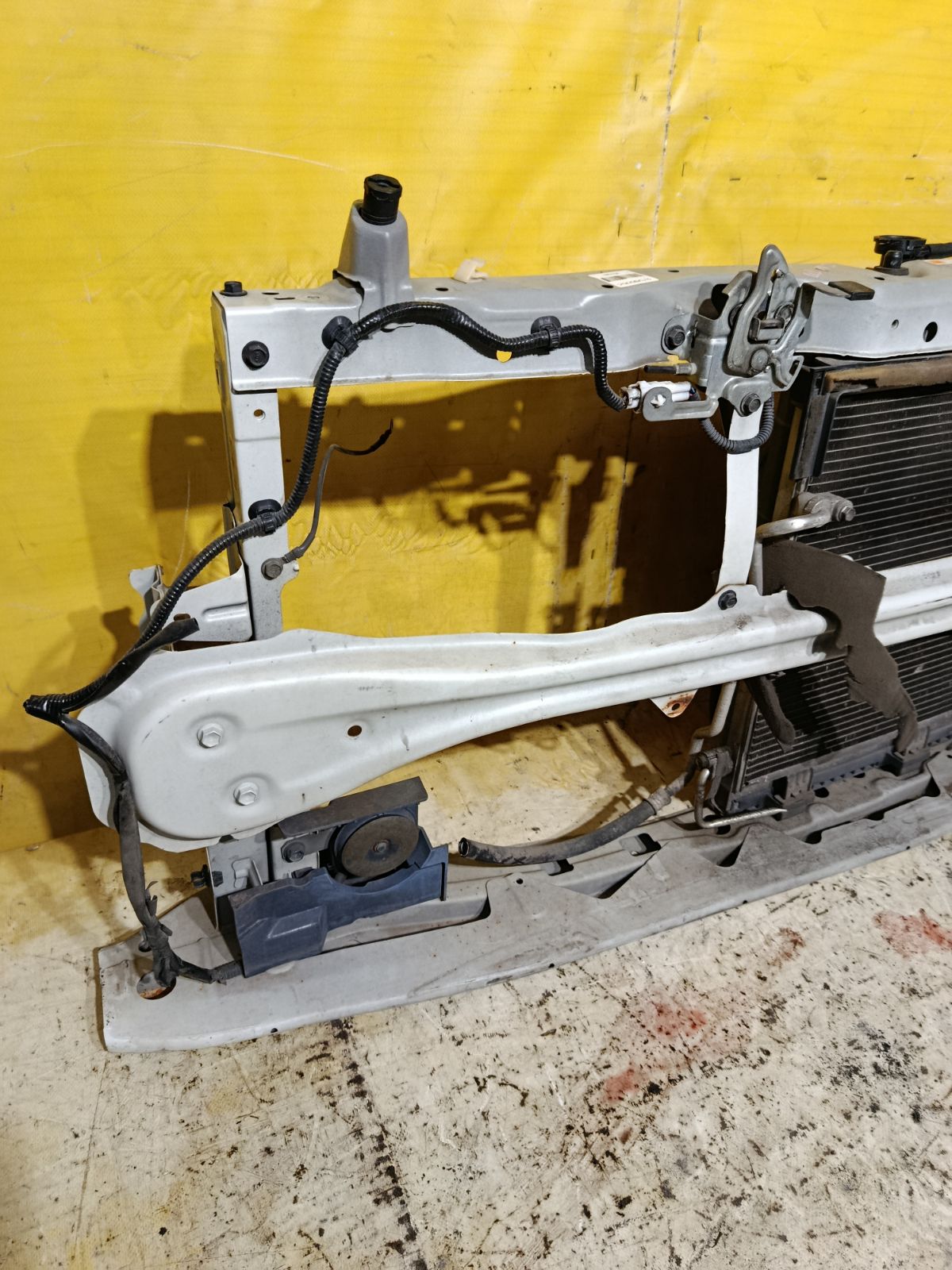 Телевизор на Daihatsu Move LA100S KF-VE Фото 2