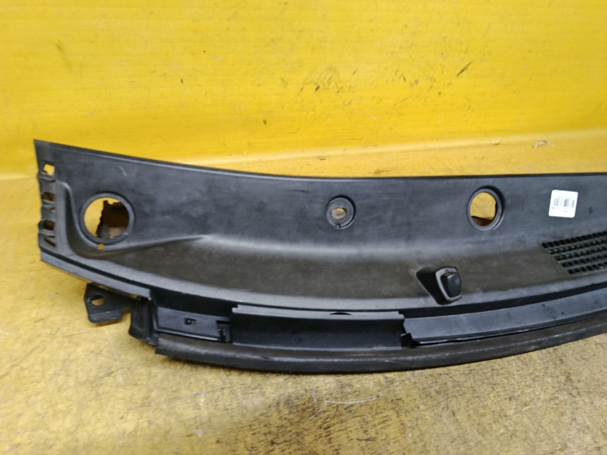 Решетка под лобовое стекло 55781-B2130 на Daihatsu Move LA100S Фото 3
