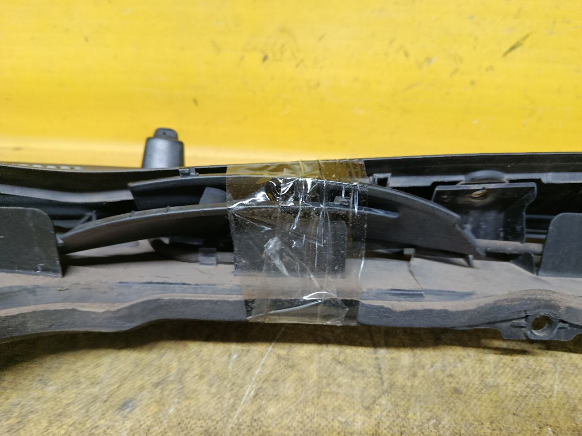 Решетка под лобовое стекло 55781-B2130 на Daihatsu Move LA100S Фото 5