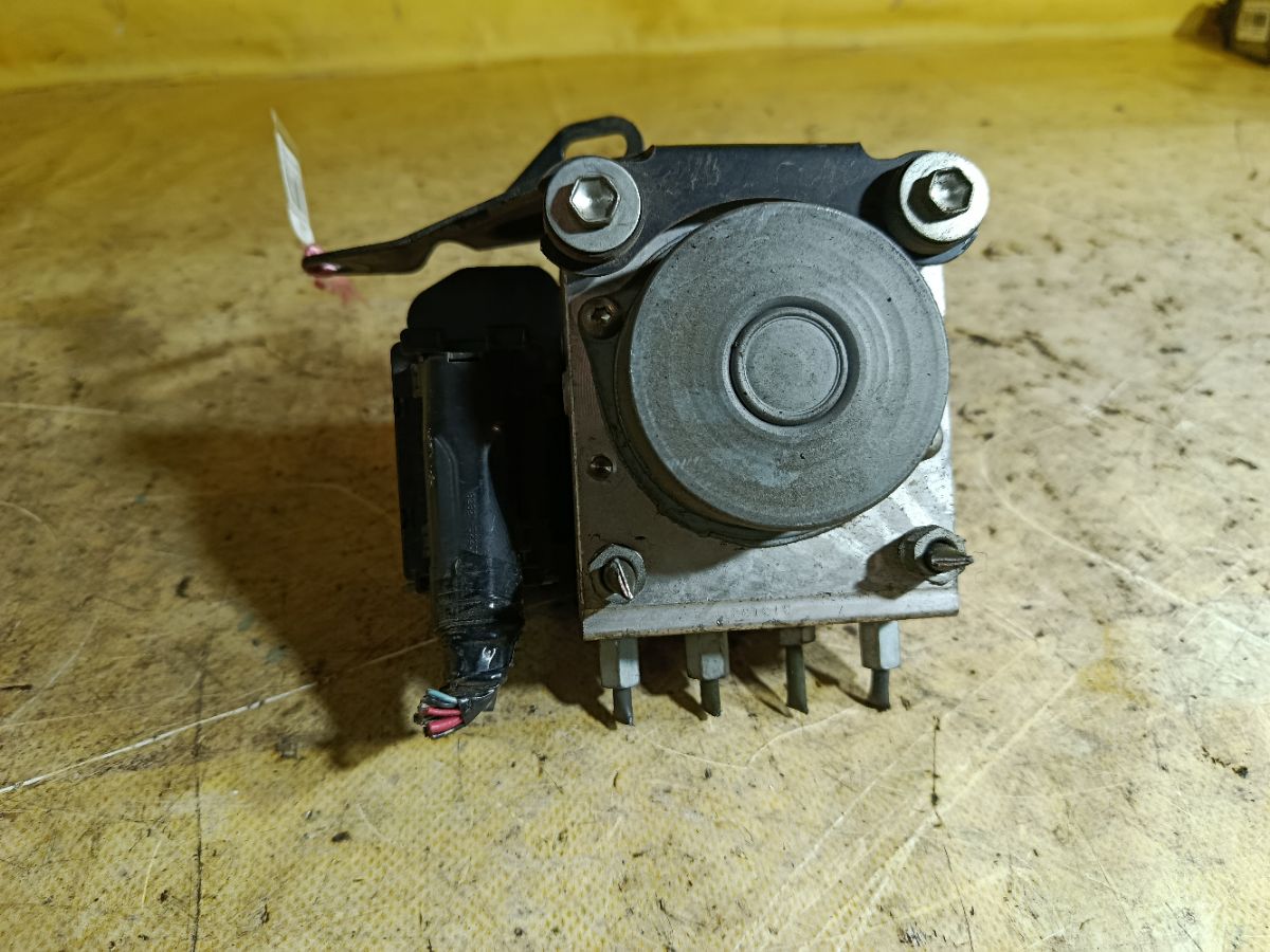 Блок ABS 44510-B2A10, 89540-B2760 на Daihatsu Move LA100S KF-VE Фото 1