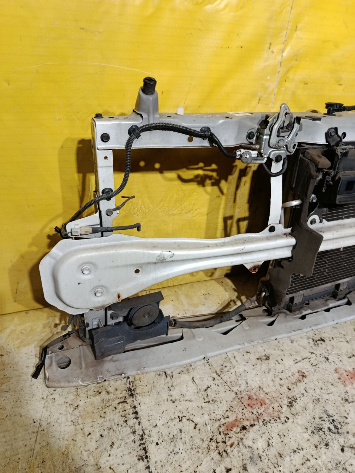 Телевизор на Daihatsu Move LA100S KF-VE Фото 2