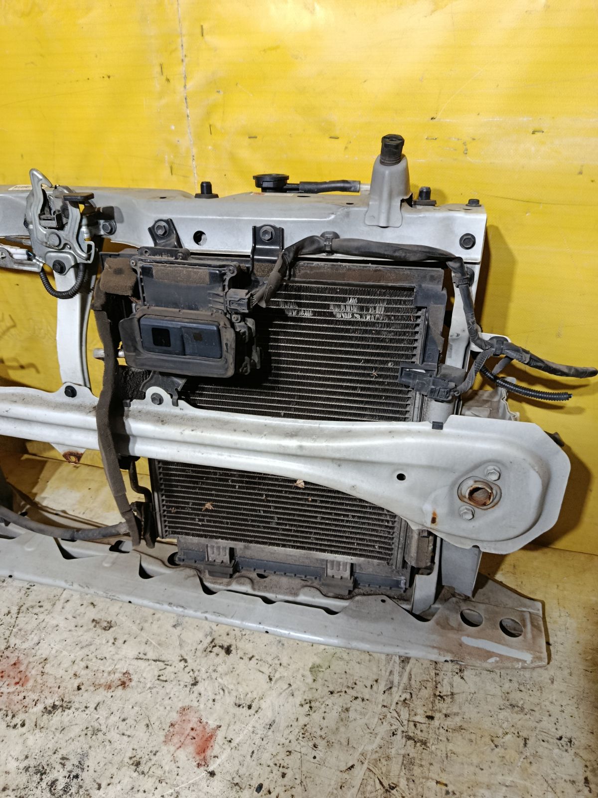 Телевизор на Daihatsu Move LA100S KF-VE Фото 3