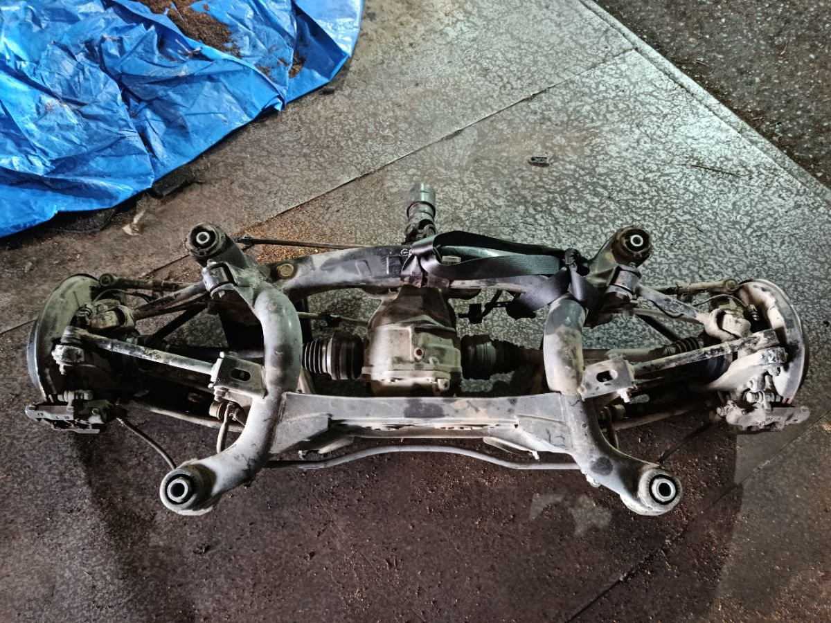 Балка подвески 51206-30080 на Toyota Crown GRS182 3GR-FSE Фото 1