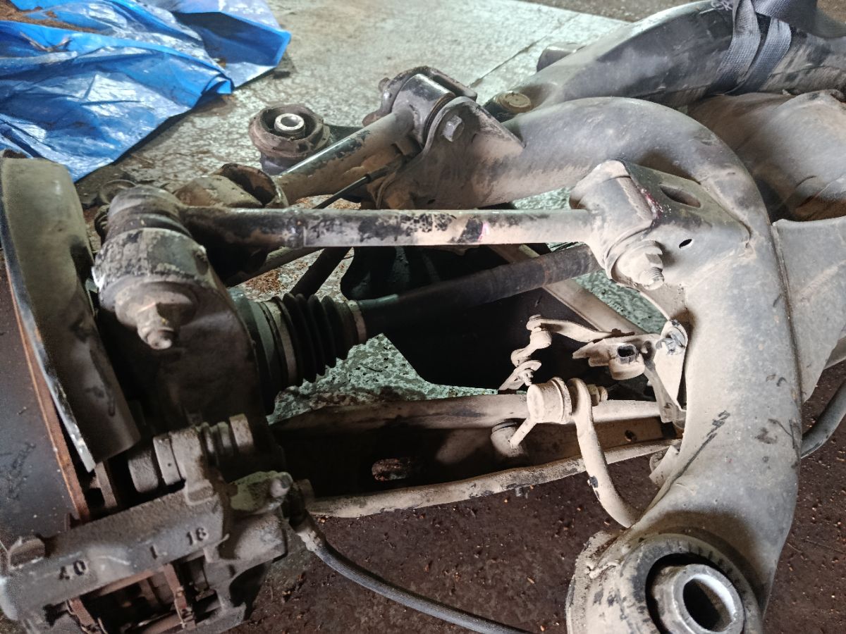 Балка подвески 51206-30080 на Toyota Crown GRS182 3GR-FSE Фото 4