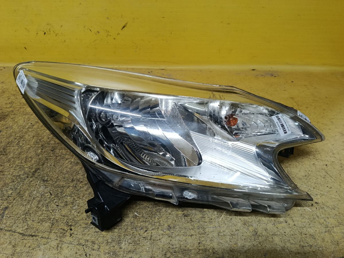 Фара 1868 1868, на Nissan Note E12 Фото 1