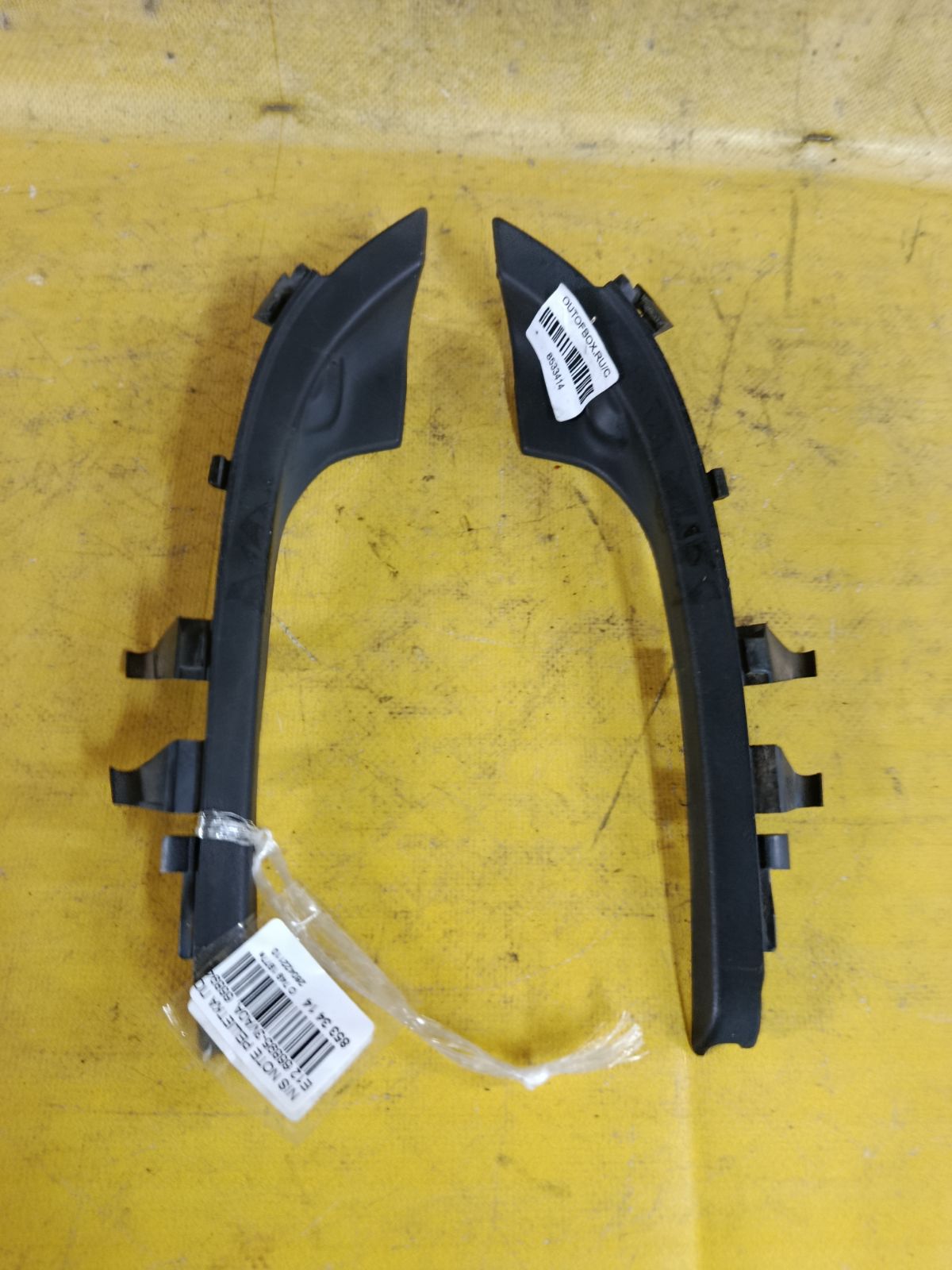 Решетка под лобовое стекло 66895-3VA0A, 66894-3VA0A на Nissan Note E12 Фото 2