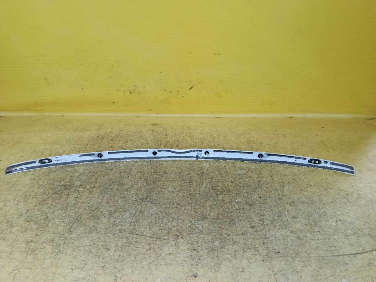 Спойлер 76085-30040 на Toyota Crown GRS182 Фото 4