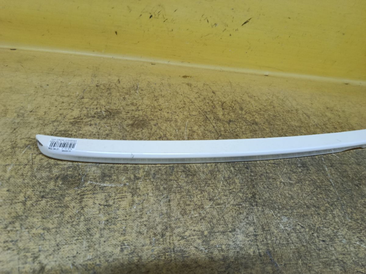 Спойлер 76085-30040 на Toyota Crown GRS182 Фото 6