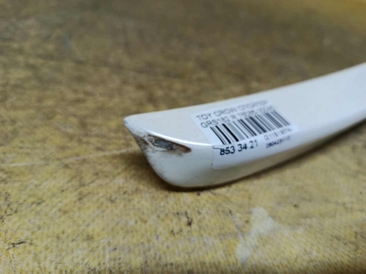 Спойлер 76085-30040 на Toyota Crown GRS182 Фото 7