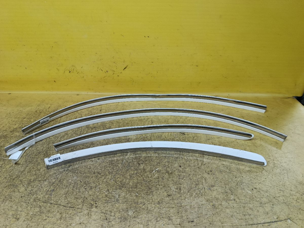 Молдинг на дверь на Toyota Crown GRS182 Фото 2