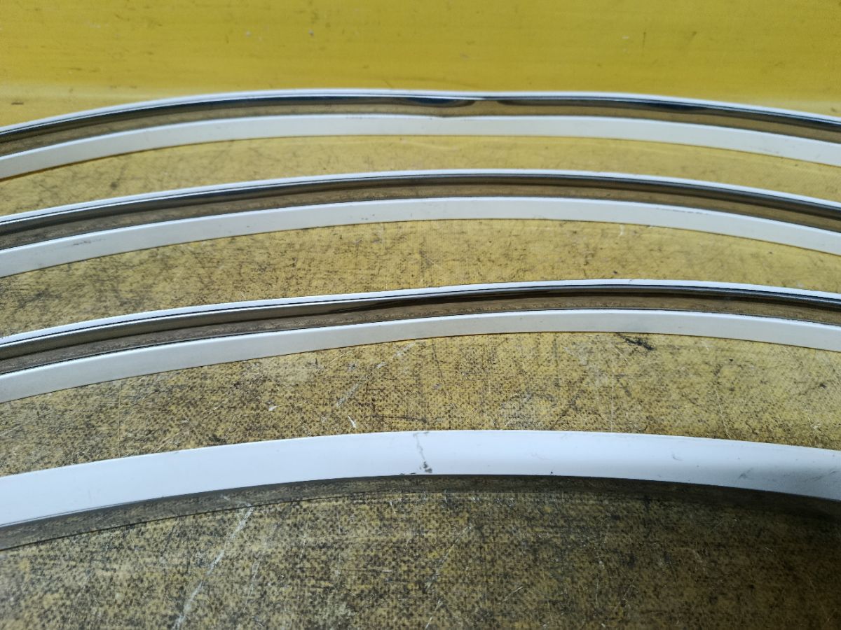 Молдинг на дверь на Toyota Crown GRS182 Фото 6