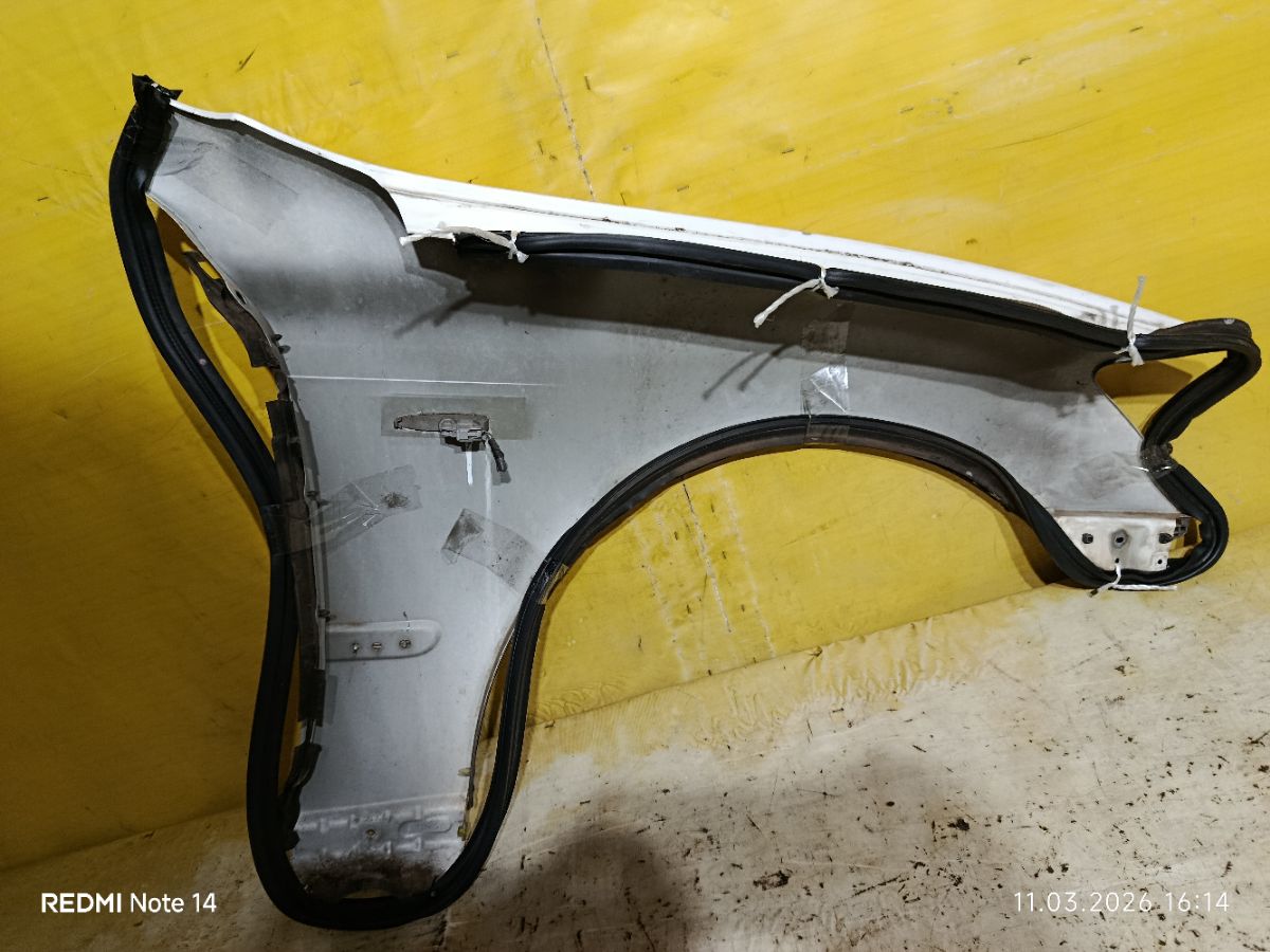 Крыло переднее на Toyota Crown GRS182 Фото 6