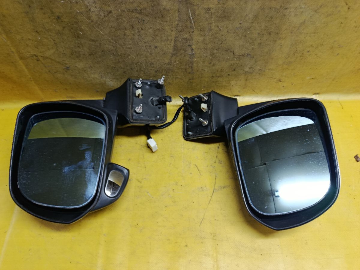 Зеркало двери боковой на Toyota Voxy ZRR70G Фото 6