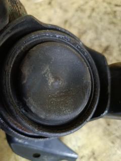 Подушка двигателя 12305-37050 на Toyota Voxy ZRR70G 3ZR-FAE Фото 4