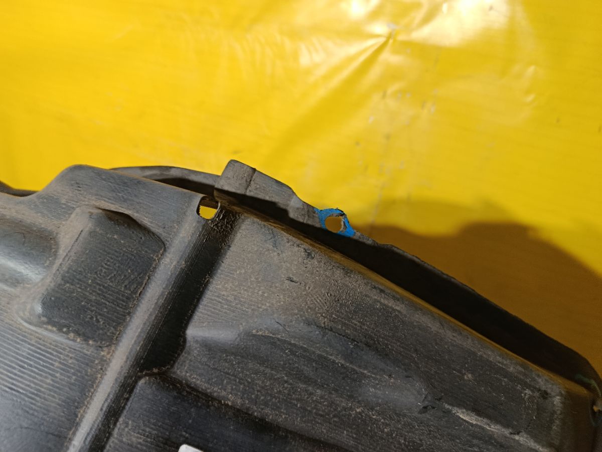 Подкрылок 53876-28251 на Toyota Voxy ZRR70G Фото 4