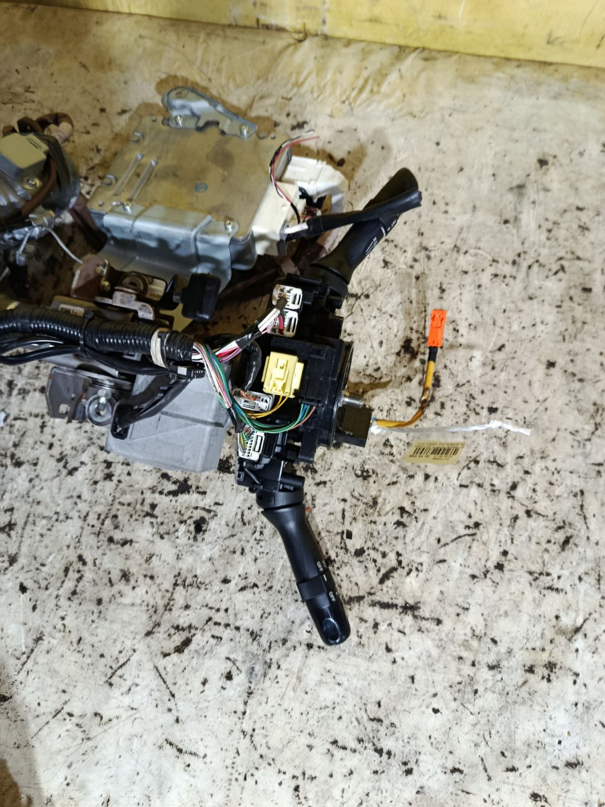 Рулевая колонка на Toyota Voxy ZRR70G Фото 4