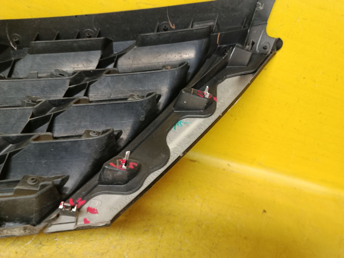 Решетка радиатора 53101-58120, 75301-58060 на Toyota Alphard ANH20W Фото 8